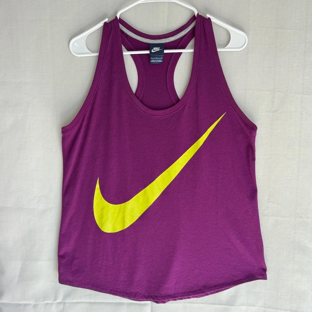 Women’s Nike Tank - Picture 1 of 7